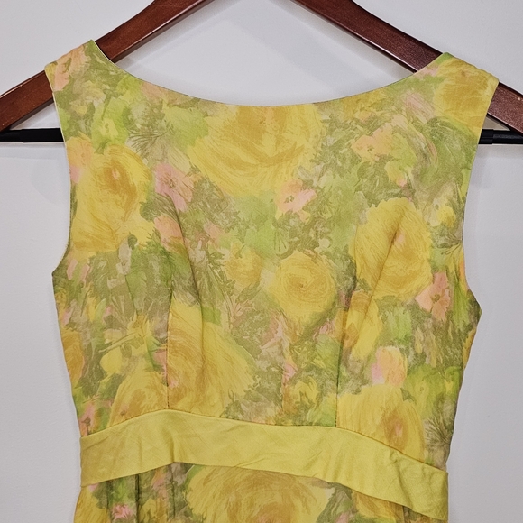 VTG | Delightful 1960s Spring Garden Floral Print Chiffon Mini Dress - Picture 3 of 4